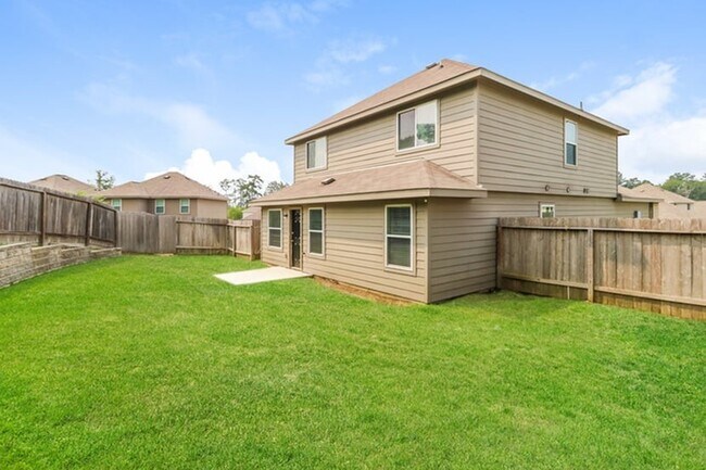 Foto del edificio - 320 Upper Creek Dr
