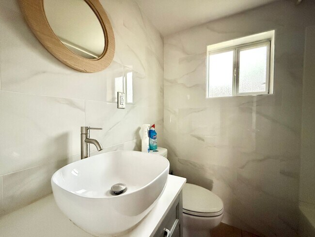 Foto del edificio - Cozy 2-Bed Upstairs Rental – Well-Maintained & Move-In Ready!