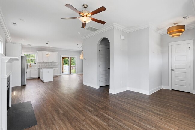 Foto del edificio - 318 Holbrook Ln