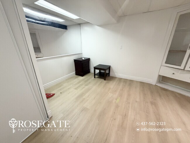 Photo du bâtiment - Bright 2-Bedroom Basement Apartment with In-Unit Laundry & Parking in Brampton