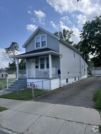 Building Photo - 339 Arch St