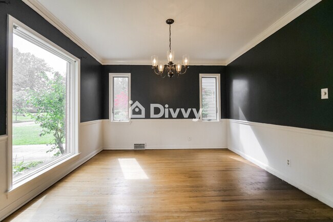 Building Photo - 312 Kenilworth Dr, Akron, OH 44313