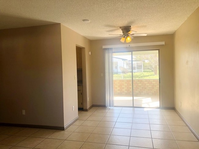 Building Photo - Cute 3/1 Starter Home in Deltona Lakes