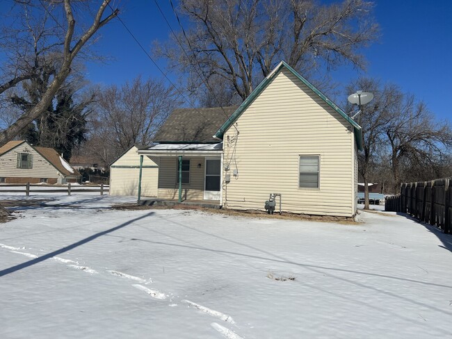 Building Photo - 506 W G Ave | Kingman