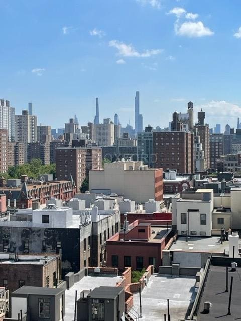Foto del edificio - _7200 NO FEE**Prewar 3 Bed/3 Bath**High Fl...