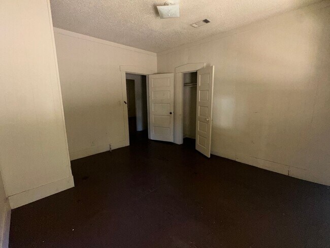 Foto del edificio - Cute 3 bedroom duplex