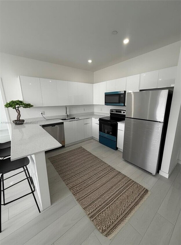 Foto principal - 909 E 24th St