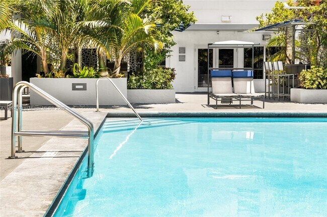 Building Photo - 185 SE 14th Terrace