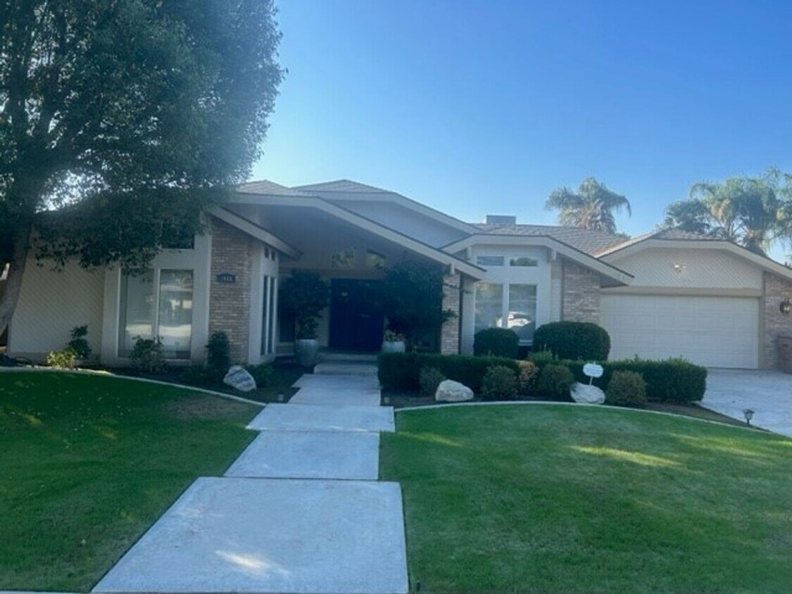 9409 High Oak Dr, Bakersfield, CA 93311 House Rental in Bakersfield