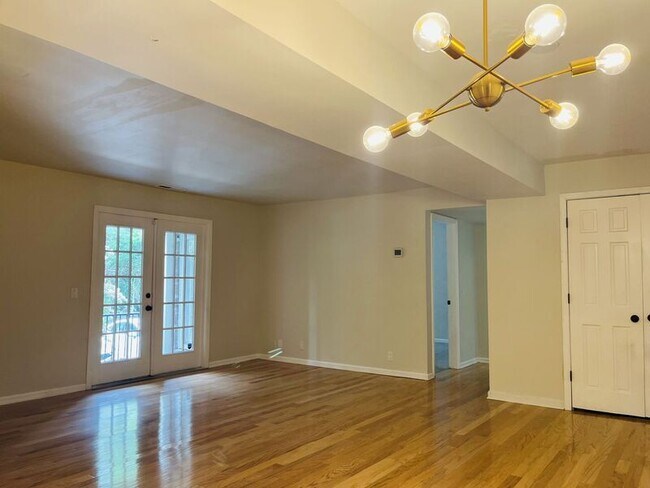 Foto del edificio - 5025 Hillsboro Pike