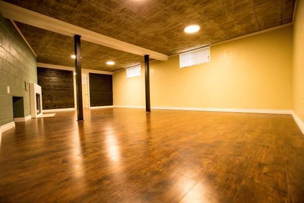 Sala de estar - 105 W Tietan St