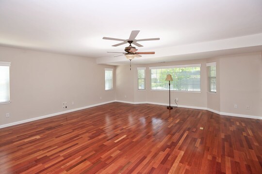 Building Photo - 118 Pulido Rd