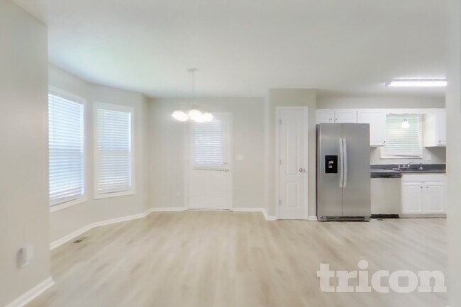 Building Photo - 7 Adair Cove