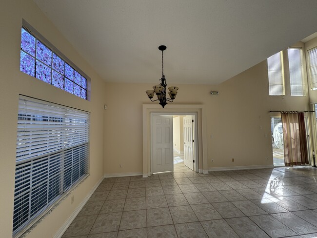 Foto del edificio - 4939 Dunmore Ln