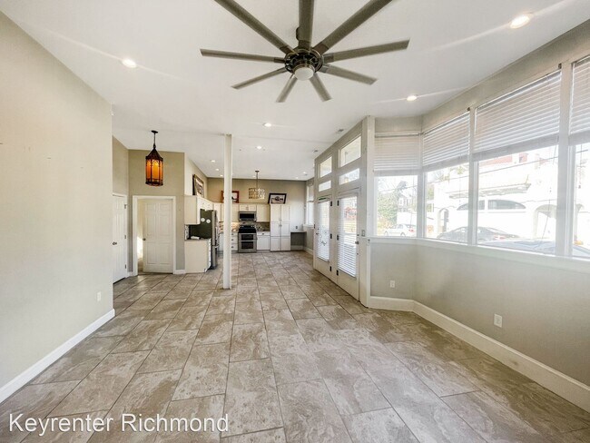 Foto del edificio - 2 br, 2 bath House - 907 Milton St