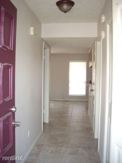 Building Photo - 813 Yegua St