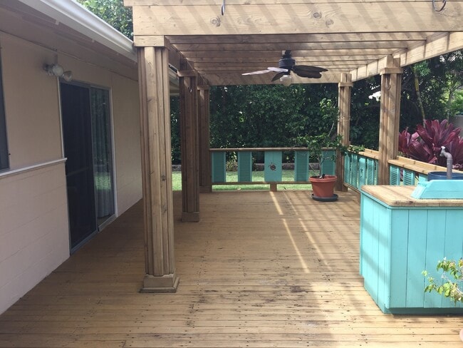 Building Photo - Aikahi Park Beautiful Four Bedroom Home