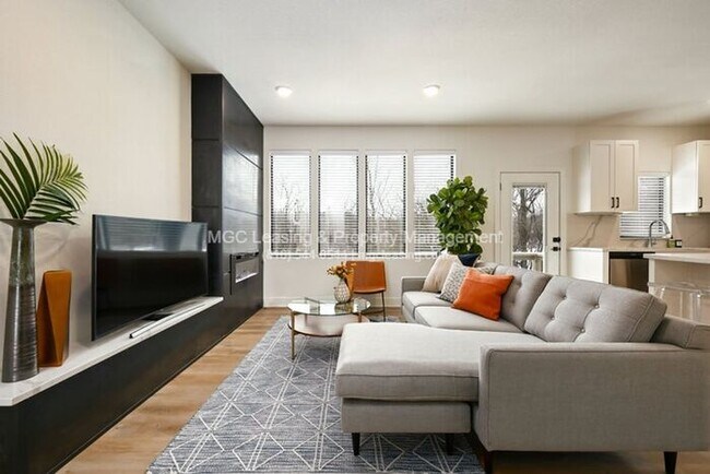 Foto del edificio - Elevate Everyday Living at Ayden Place Townhomes!