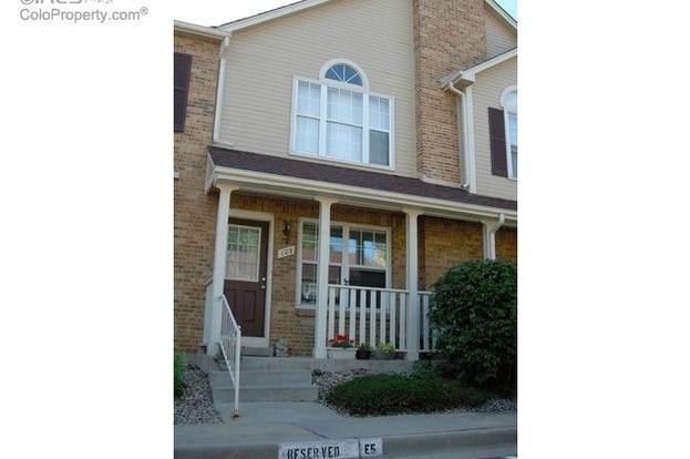 Darling 3 bedroom, 3 bath Louisville Townhome Available June 7 - Darling 3 bedroom, 3 bath Louisville Townhome Available June 7
