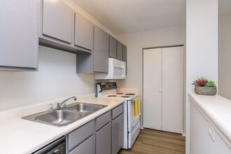 Building Photo - Briarcliff Villas