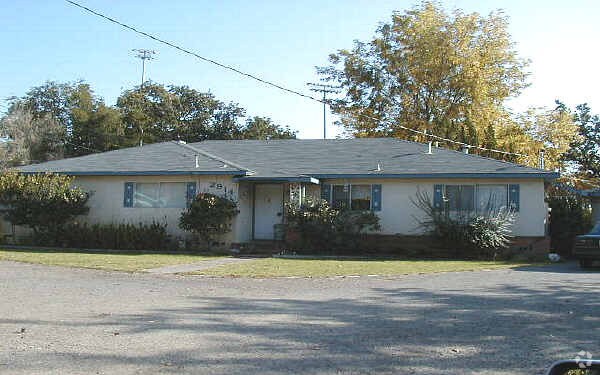 Primary Photo - 2914 W Steele Ln