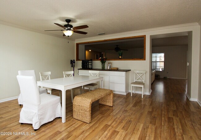 Foto del edificio - 1448 Heather Ct