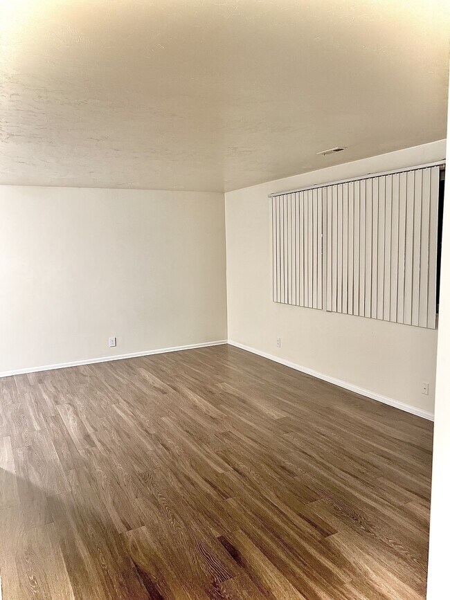 Sala de estar - Linden Colonial