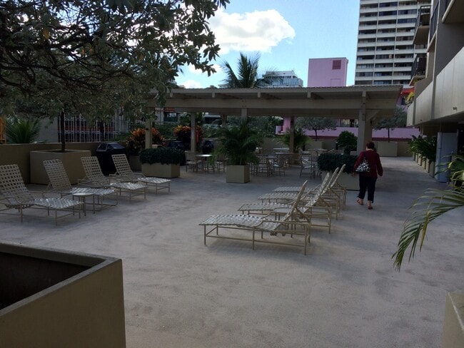 Foto del edificio - 2140 Kuhio Ave.