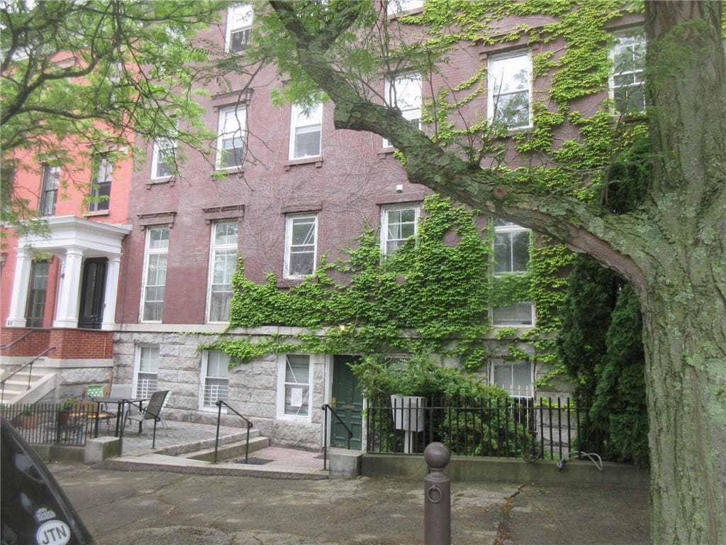 100 Bowen St Unit 1 E, Providence, RI 02906 Room for Rent in
