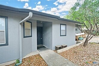 Building Photo - 663 Floral Ave