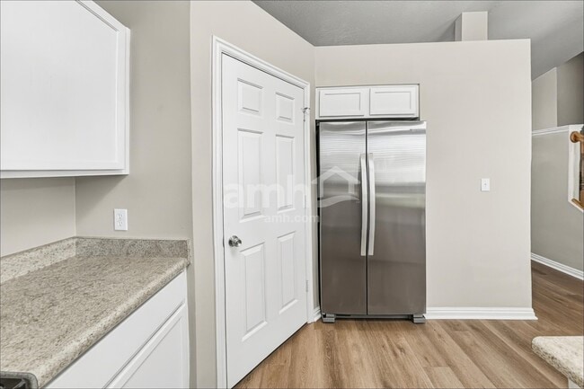 Building Photo - 272 S 590 W