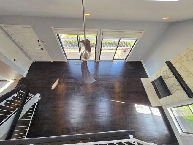 Building Photo - Amenities abound! Spacious, 2-bed & 2.5-ba...