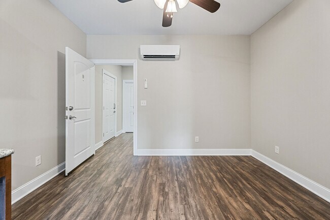 Foto del edificio - Eagle Village