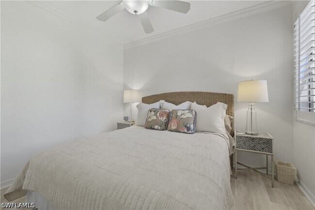 Foto del edificio - 7040 Pelican Bay Blvd