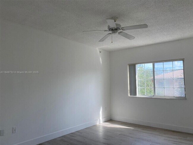 Foto del edificio - 2027 SE 10th Ave