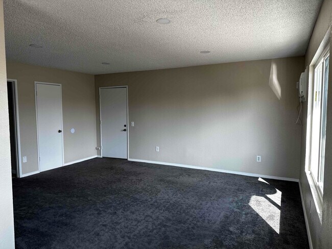 Building Photo - 9545 Olive St