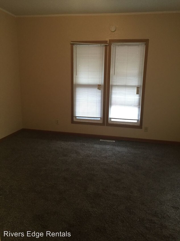 Foto del edificio - 674 Short Ave