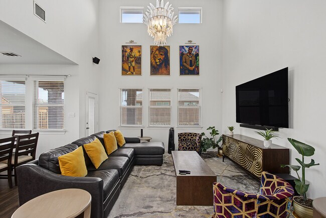 Foto del edificio - Room in Single Family Home on Gallop Dr