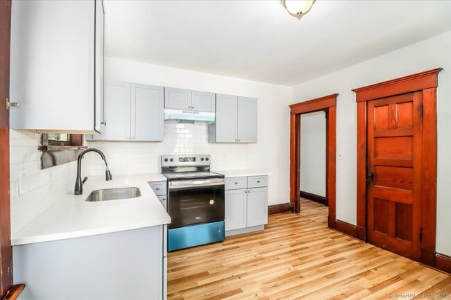 Building Photo - 130 Wellsville Ave