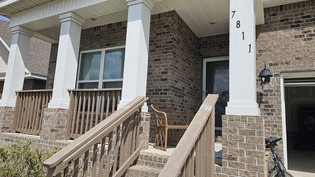 Building Photo - 7811 Burnside Lp