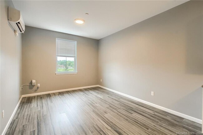 Foto del edificio - 9 Steele Blvd