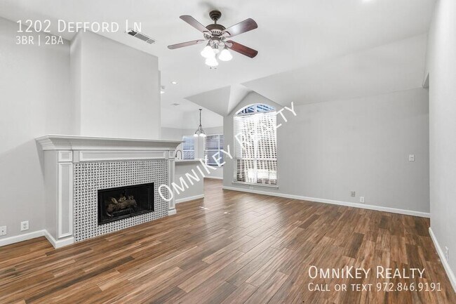 Building Photo - 1202 Defford Ln