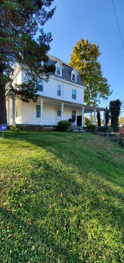 Primary Photo - 2420 Welsh Rd