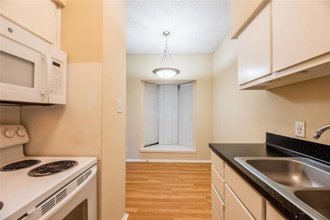 Building Photo - 2818 Nueces St