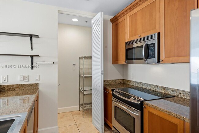 Foto del edificio - 55 Merrick Way