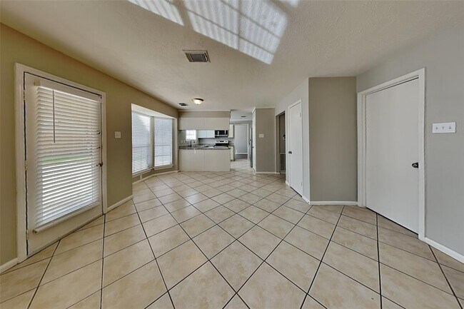 Building Photo - 3615 Darnell Ct