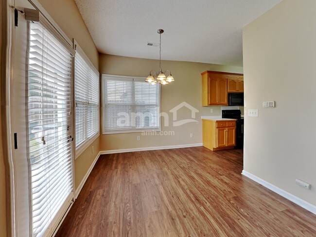 Foto del edificio - 4345 Timberwood Dr