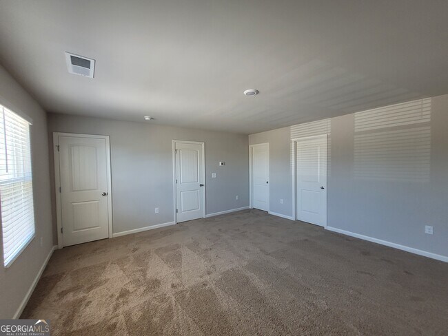 Foto del edificio - 161 Goodall Woods Dr