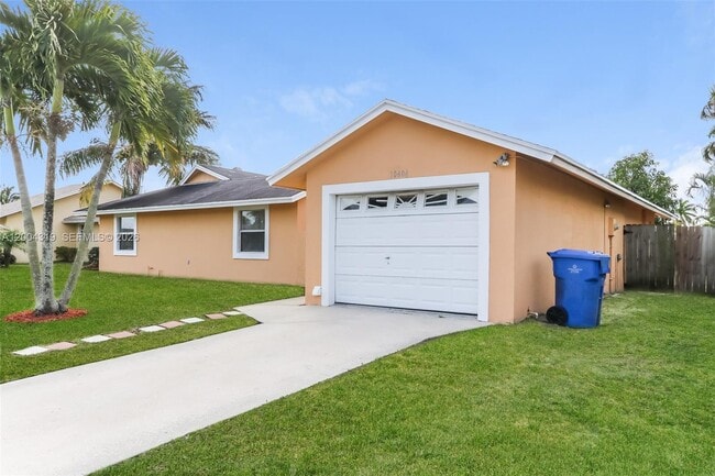 Foto del edificio - 10404 Oliver Ln