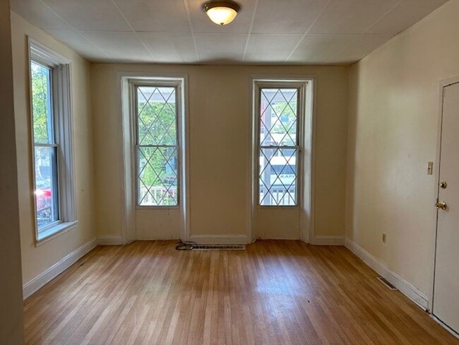 Building Photo - Harrisburg School District 1st Floor 1 Bed...